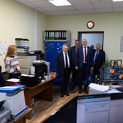 Ректорат РТУ МИРЭА поздравил сотрудников всех структурных подразделений с Новым годом