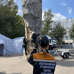 Столичные школьники попробовали себя в роли спасателей на базе ВЦПСФ РТУ МИРЭА