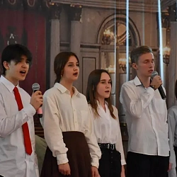 Состоялся урок-концерт «Этих дней не смолкнет слава»