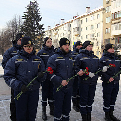 Добровольцы ВСКС почтили память защитников Отечества по всей стране