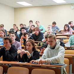 Состоялась лекция представителей ОТП Банка «Старт ИТ-карьеры в банке»