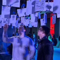 СНО РТУ МИРЭА познакомилось с достижениями отечественной науки в Национальном центре «Россия»