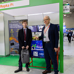 Сотрудники Института информационных технологий посетили выставку ExpoElectronica 2024