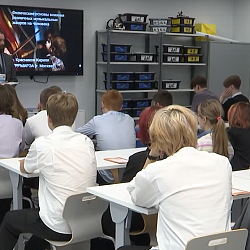 Преподаватель РТУ МИРЭА провёл курс лекций в региональных научно-технологических школах программы «Шаг в будущее» в г. Усолье-Сибирском и в г. Мурманске