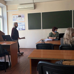 Члены кружка «Креативная экономика» РТУ МИРЭА обсудили современные экономические проблемы