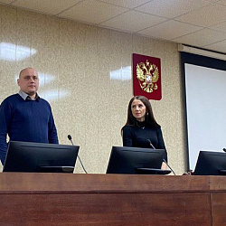 В Институте кибербезопасности и цифровых технологий РТУ МИРЭА в рамках реализации плана профориентационных мероприятий состоялась встреча студентов с представителями Пограничной службы ФСБ России