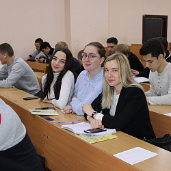 В Институте экономики и права состоялась студенческая конференция, приуроченная к 25-летию Конституции Российской Федерации