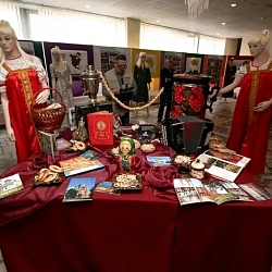 Уникальная коллекция экспонатов со всего мира на интернациональном фестивале «Молодость»