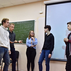 В Институте экономики и права состоялся «Круг беседы» на иностранном языке