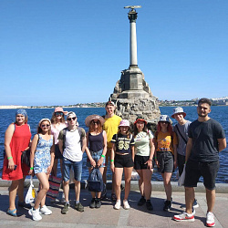 Студенты университета вернулись с каникул в Крыму
