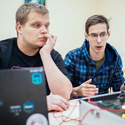 Представители ИРИ РТУ МИРЭА провели адаптированное занятие по интернету вещей в cоциальном доме «Люблино»