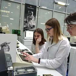 Студенты Колледжа программирования и кибербезопасности посетили Музей техники Apple