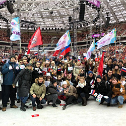 Студенты и сотрудники университета приняли участие в митинге-кoнцepте «Poccия oбъeдиняeт» на стадионе «Лужники»
