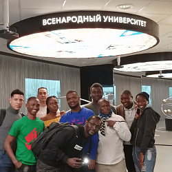 Иностранные обучающиеся Института международного образования РТУ МИРЭА посетили ВДНХ
