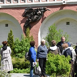 Состоялась экскурсия группы сотрудников университета по Сен-Жерменскому погосту