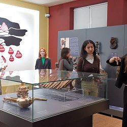 Студенты ИПТИП РТУ МИРЭА узнали о трендах в дизайне интерьера на лекции в музее «Искусство Африки»