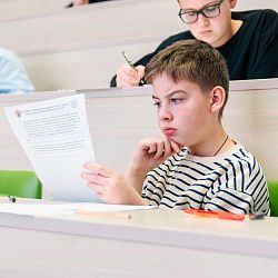 На площадке РТУ МИРЭА состоялось открытие ежегодного турнира «Математические бои» для школьников