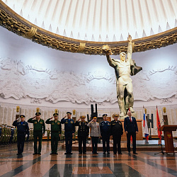 Выпускникам РТУ МИРЭА вручены погоны лейтенантов и свидетельства об окончании военной подготовки