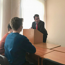 Участники кружка «Креативная экономика» изучили проблему краудфандинга