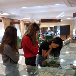 Студенты ИНТЕГУ проявили эрудицию на экскурсии по Центральному банку РФ