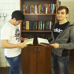 В Доме студента на Нарвской установлены шкафы с книгами