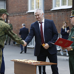 Прошло вручение погон выпускникам военной кафедры РТУ МИРЭА