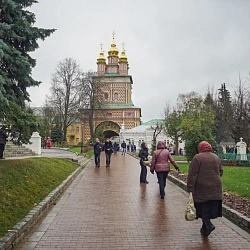 Группа студентов и преподавателей университета посетила Троице-Сергиеву Лавру