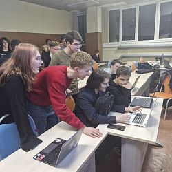 Кафедра экономики РТУ МИРЭА презентовала новый программный продукт «Экономический биатлон»