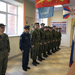 На военной кафедре МИРЭА состоялось торжественное вручение погон выпускникам Института РТС