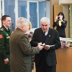 В России 15 февраля отмечается день вывода советских войск из Афганистана. В честь 26-й годовщины этого события в Университете прошла встреча ветеранов Западного административного округа г. Москвы в районе Тропарево-Никулино.