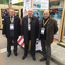 Представители Физико-технологического института приняли участие в Startup Village  