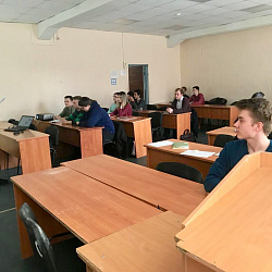 Участники кружка «Креативная экономика» изучили проблему краудфандинга