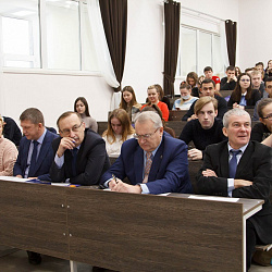 Студенты Института экономики и права приняли участие в конференции, приуроченной к 25-летию Конституции РФ