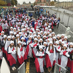 Студенты и сотрудники университета приняли участие параде-карнавале, посвященном открытию XIX Всемирного фестиваля молодежи и студентов