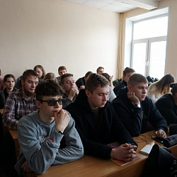 В ФТИ прошёл семинар, посвящённый световым приборам