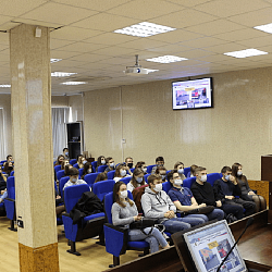 Занятие для студентов ИЭП провела глава администрации Чернянского района Белгородской области Т.П. Круглякова
