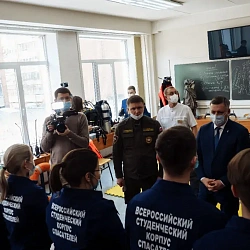 Андрей Турчак и Игорь Кобзев встретились с добровольцами ВСКС в Иркутске