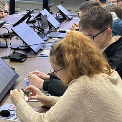 Студенты РТУ МИРЭА познакомились с отечественными микропроцессорами «Эльбрус» на экскурсии в АО «МЦСТ»