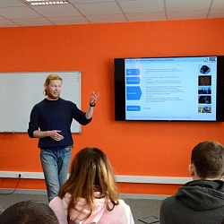 Студенты Колледжа при Университете посетили Российский Квантовый Центр.