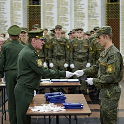 Выпускников ВУЦ поздравили с окончанием военной подготовки