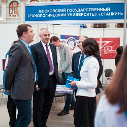 Университет представил свои программы на выставке «Образование и Карьера»
