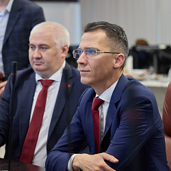 Андрей Омельчук оценил возможности мониторинга приёмной кампании в ситуационном центре Минобрнауки России
