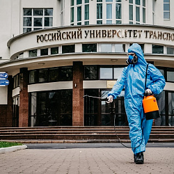 Добровольцы отряда ВСКС РТУ МИРЭА провели санитарную обработку и дезинфекцию помещений учебных заведений Москвы