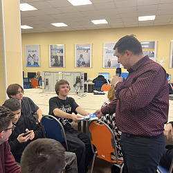 Студенты колледжа РТУ МИРЭА изучили возможности использования устройства Flipper Zero на мастер-классе «Уязвимости систем контроля управления доступа (СКУД)»