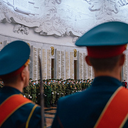 Выпускникам РТУ МИРЭА вручены погоны лейтенантов и свидетельства об окончании военной подготовки