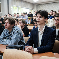 Генеральный директор АО «КОНСИСТ-ОС» провёл для студентов ИИТ лекцию «ИТ-инфраструктура организаций атомной отрасли»