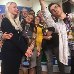 Команда РТУ МИРЭА стала чемпионом IV студенческого кубка России по игре «Интеллектуальное шоу „Ворошиловский стрелок“»