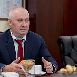В РТУ МИРЭА состоялась встреча студентов с заместителем председателя Госдумы Борисом Чернышовым