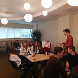 Студенты Института ИНТЕГУ приняли участие в бизнес-игре, созданной специалистами компании КРОК