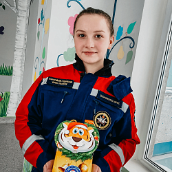 Добровольцы ВСКС подарили маленьким пациентам праздник в детской больнице